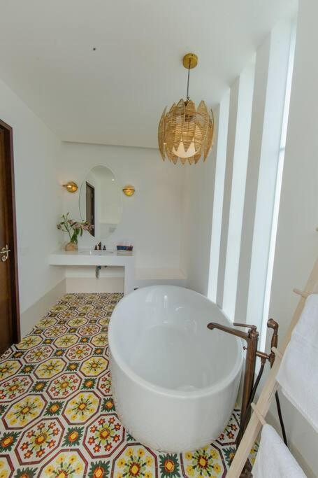 Presidential Luxury Villa Anjuna With Pvt Pool & Bathtub, Most Prime Location Eksteriør billede